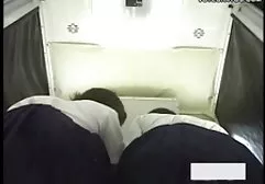 Gorący waniliowy koktajl na jej twarzy. darmowy sex po polsku